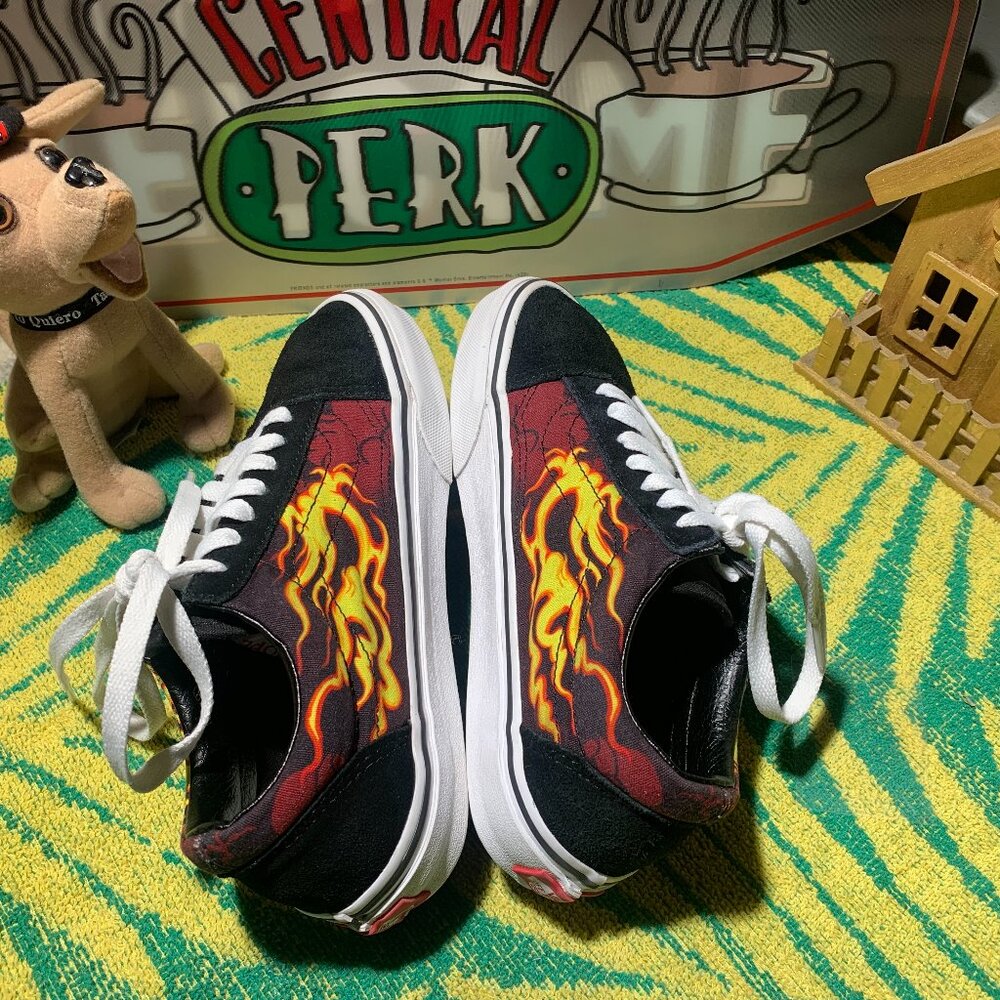 Youth Size 4.5 (W 6) VANS Old Skool Shoes "Samurai Rising w/ Flaming Skull Cool